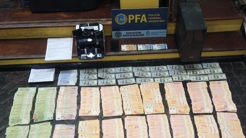 Con el blue a $830, la PFA allanó cuevas en CABA y la Zona Oeste del Conurbano