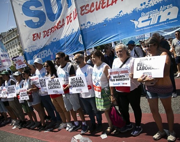 Cámara del Trabajo revoca la cautelar y restablece 82 artículos de la reforma laboral