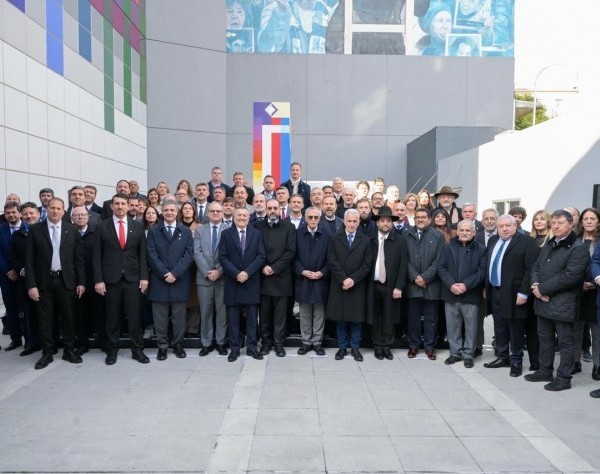 Más de 50 intendentes se comprometieron a promover avances en la causa AMIA