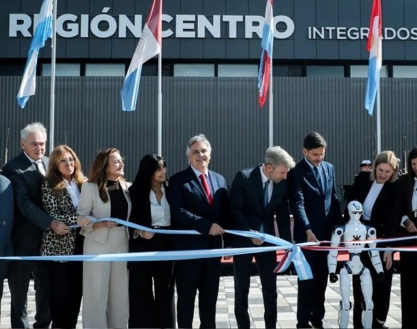 Llaryora, Pullaro y Frigerio le solicitaron al Gobierno la baja de retenciones agrícolas