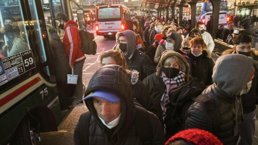 Aumentan un 40% los boletos de colectivos y trenes en el AMBA